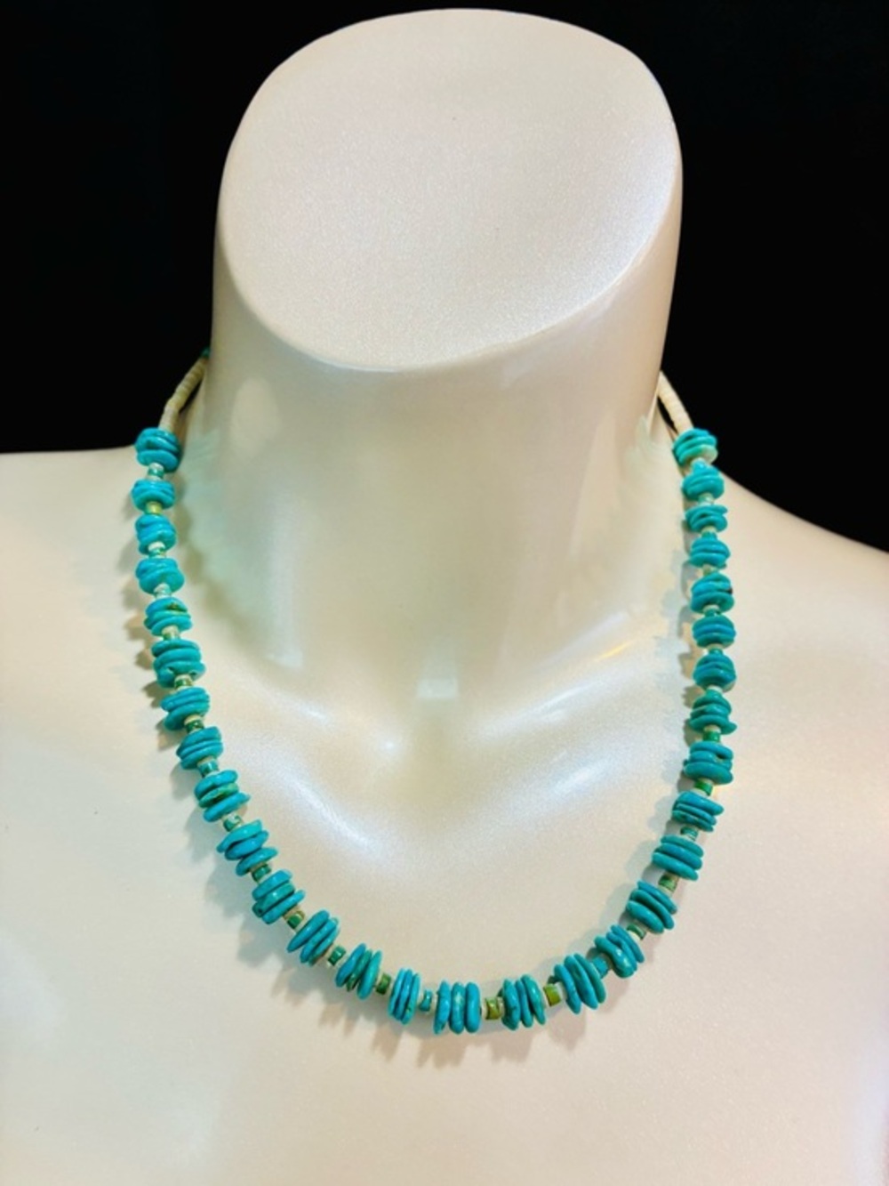 VTG Turquoise Heishi Bead Necklace - Turquoise Color -